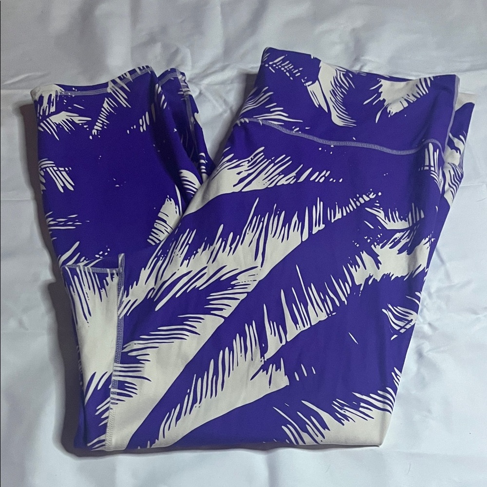 PureLuxe by Fabletics Palm Tree Leggings Capris
